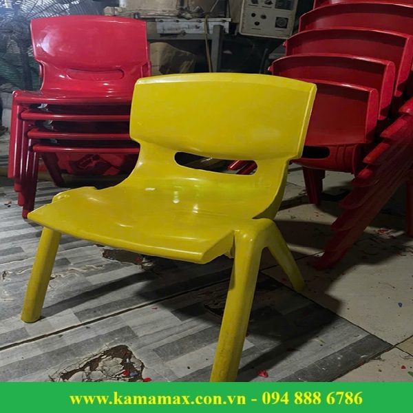 Ghế nhựa cho trẻ em mầm non đúc nguyên khối tại Việt Nam